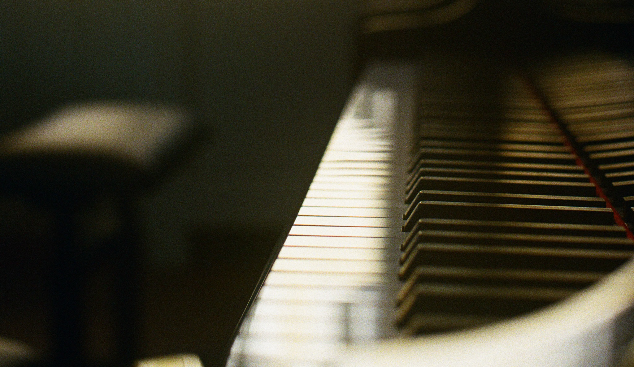 ピアノの鍵盤の写真